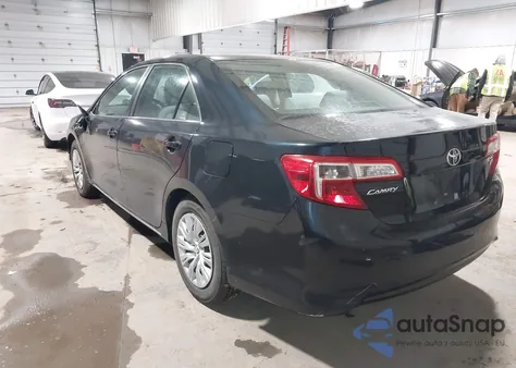 2014 Toyota Camry Le z USA, uszkodzony, nr VIN 4T4BF1FK4ER433862